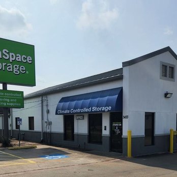 Extra Space Storage - Beauty Image - Self Storage Near Me - Katy, Texas