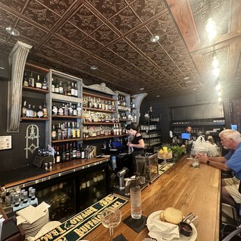 Gigglewaters - Bar area inside - American Near Me - Safety Harbor, Florida