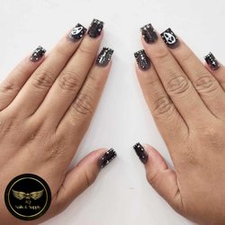 Town Nails