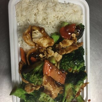 Flaming Wok - Chicken with Broccoli - Chinese Near Me - Madison, Wisconsin