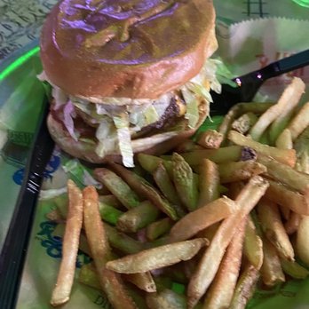 River City Cafe - Cheese burger and fries - American Near Me - Myrtle Beach, South Carolina