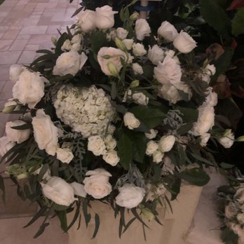 Country Bouquets - Standing floral - Flowers & Gifts Near Me - Makawao, Hawaii