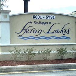 The Shoppes at Heron Lakes - Street sign