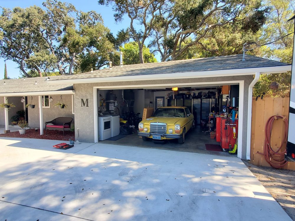 Slide of Echevarria Roofing