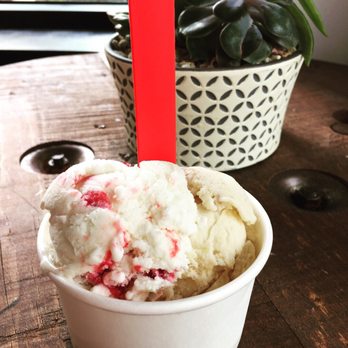 Southern Craft Creamery - Scoop of raspberry basil and a scoop of peach.  $4.30 - Coffee & Tea Near Me - Marianna, Florida