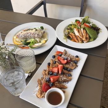 Crocodile Restaurant & Bar - Bars Near Me - Santa Barbara, California