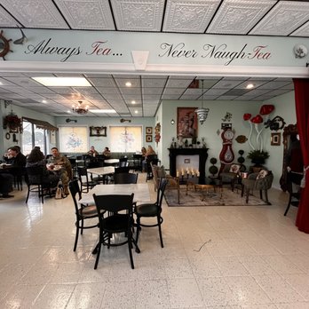 Mad Hatter Cafe & Confections - Seating - Desserts Near Me - Warner Robins, Georgia