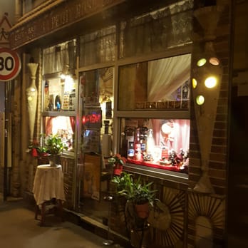 La Petite Rose des Sables - You would just pass it, but it's a good place to stop... - French Near Me - Paris, 75 La Petite Rose des Sables - You would just pass it, but it's a good place to stop... - French Near Me - Paris, 75
