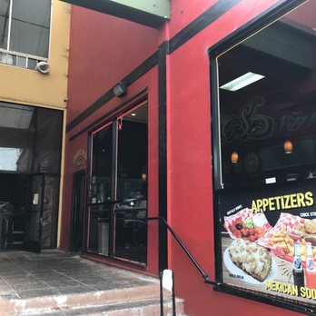 Seniore's Pizza - Pizza Near Me - Berkeley, California