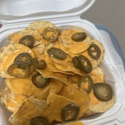 Tropic Ice - Nachos with jalapeño