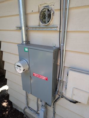 ❗️Emergency Service Repair❗️ - New 200 amp electrical service after home owners had their meter and mast damaged by a fallen tree. We came out immediately and did everything to get our clients home powered up as soon as possible.