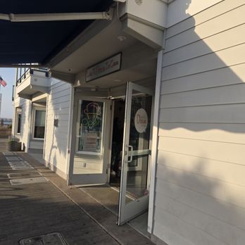 Living the Dream Ice Cream - Ice Cream & Frozen Yogurt Near Me - Eureka, California Living the Dream Ice Cream - Ice Cream & Frozen Yogurt Near Me - Eureka, California