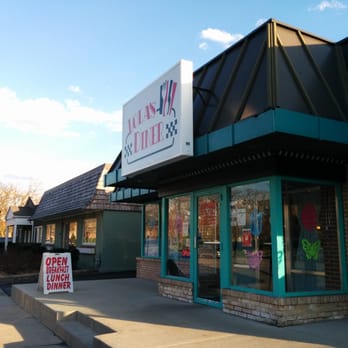 Lola's Diner - Outside entrance on South side of street. - Diners Near Me - Park Ridge, Illinois