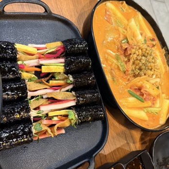 Chan Chan Food House - Chan Chan kimbap & Rose rice cake - Korean Near Me - Irvine, California