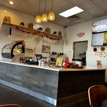 7 Leaves Cafe - Coffee & Tea Near Me - Las Vegas, Nevada