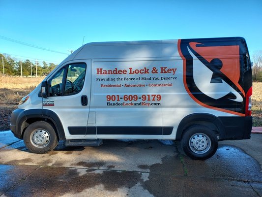 Residential Locksmith - It’s happened to all of us… you finally make it home only to realize you’re locked out! Alternatively, perhaps you lost your house key and need a new one or you want to change the locks on your doors. Regardless of your specific needs, the experts at Handee Lock & Key are to help.

Reputable Locksmith Services
We have built our reputation by providing our clients with top notch customer service. Whenever our customers need us, we respond immediately to help in what is often a stressful situation. We do all sorts of residential locksmith jobs for our clients, including:

Opening Locked Doors
Installing Combination Door Locks
Installing keypads
Replacing Keys
Copying Keys
Updating and Replacing Locks
Working on Locks for Sliding Doors, Garage Doors, Patio Doors, Cylinder Locks etc.
And so much more!

Perhaps above all else, the most important thing we provide our clients is peace of mind by augmenting your home’s security with trustworthy locks. Our residential locksmiths will drastically improve the locks at your home; we offer a wide assortment of lock options, including ones featuring the latest and best technology. Many modern locks are both stylish and functional, enhancing the look and security of your home.

Our company is known for their professionalism; we show up to your home with crisp uniforms, in a marked vehicle and work to exceed our customers expectations. We will come to you. However, if you would like to meet in our office, we would be happy to schedule an appointment.

To learn more about our residential locksmith services, call us today at 901-609-9179.