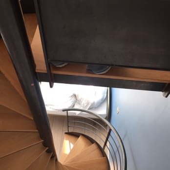 3 Ducks Hostel - Stairs to the second floor of the loft - Hostels Near Me - Paris, 75 3 Ducks Hostel - Stairs to the second floor of the loft - Hostels Near Me - Paris, 75