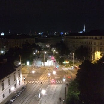 Der Dachboden - Cafes Near Me - Vienna, 9