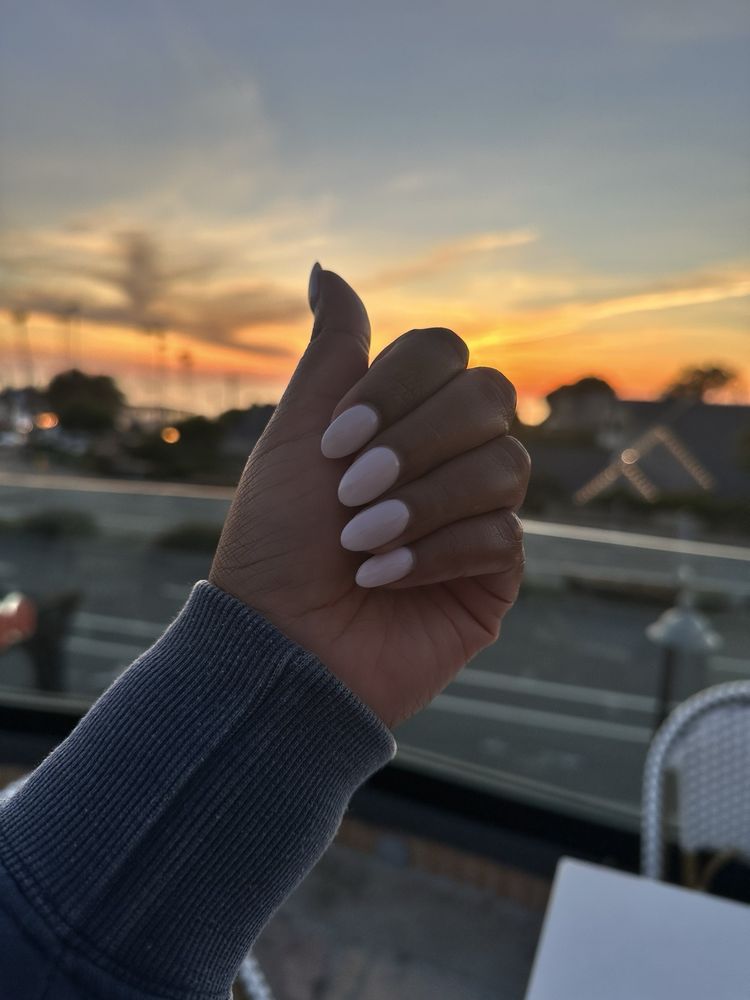 Del Mar Nails and Spa Logo