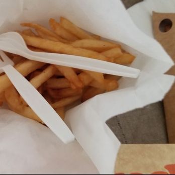 Jollibee - Fries - Chicken Shop Near Me - Honolulu, Hawaii Jollibee - Fries - Chicken Shop Near Me - Honolulu, Hawaii