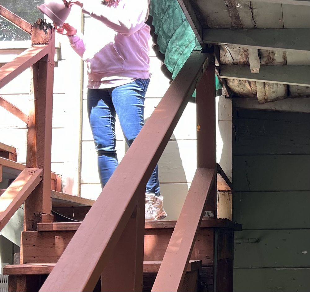 Slide of R&R Roofing