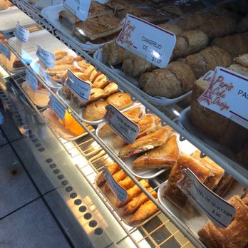 Le Paris Bakery - a display of baked goods - Bakeries Near Me - Hialeah, Florida Le Paris Bakery - a display of baked goods - Bakeries Near Me - Hialeah, Florida
