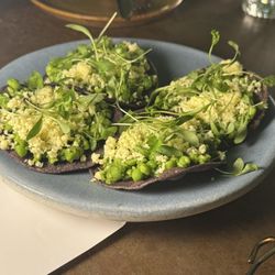Llama - Pea tostadas