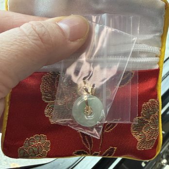 DDJ Hawaii - Jade Pendant 14k Gold, ~$188 - Jewelry Near Me - Honolulu, Hawaii DDJ Hawaii - Jade Pendant 14k Gold, ~$188 - Jewelry Near Me - Honolulu, Hawaii