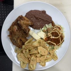 La Esquina Latin Grill - Fried Chicken with Fried Green Bananas!