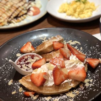 ZenCha Tea Cafe - Strawberry Waffles - Bubble Tea Near Me - Bexley, Ohio