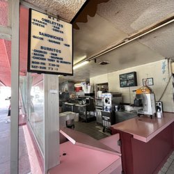 G&D Burgers - Open kitchen