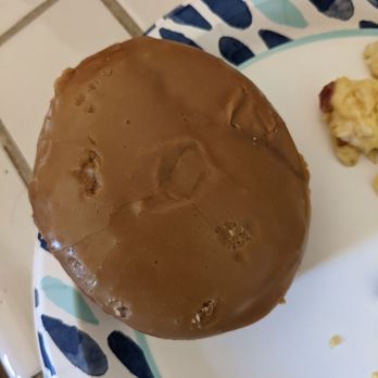Donut Queen - Custard filled maple donut - Donuts Near Me - Vacaville, California Donut Queen - Custard filled maple donut - Donuts Near Me - Vacaville, California