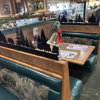 Black Bear Diner Barstow - Tables - Breakfast & Brunch Near Me - Barstow, California Black Bear Diner Barstow - Tables - Breakfast & Brunch Near Me - Barstow, California