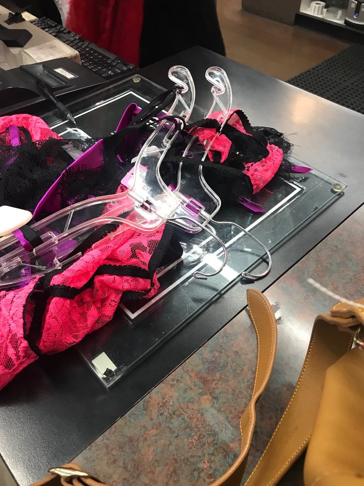 Goldies Boutique, Sacramento Roadtrippers