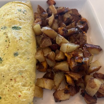 Lucky Hank's Restaurant & Cafe - Veggie Omelette with a side of homefries fries - American Near Me - Edgartown, Massachusetts Lucky Hank's Restaurant & Cafe - Veggie Omelette with a side of homefries fries - American Near Me - Edgartown, Massachusetts