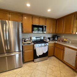 Before Picture of Oak Kitchen.