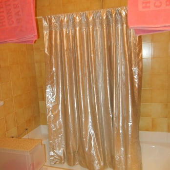 Hotel Continental Palacete - Bathroom shower view. - Hotels Near Me - Barcelona, B