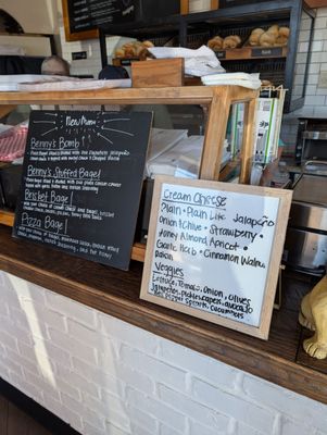 Benny's Lakewood by null