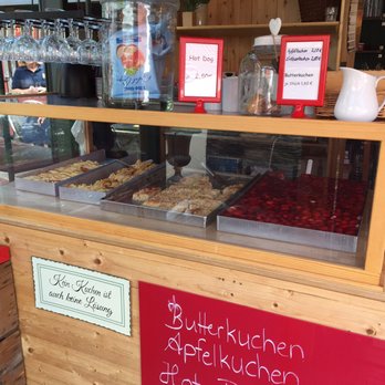 Obstparadies Schuback - Kuchen kann man auch kaufen, falls man nicht satt wird - Fruits & Veggies Near Me - Jork, NI