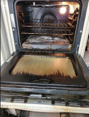 Kitchens before and after - Here are some before-and-after images of kitchens cleaned by our professional team.
