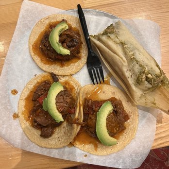 Guisados - Bistek en Salsa Roja Pollo Tamal - Mexican Near Me - Pasadena, California