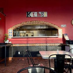 Los Fabulosos Tacos - Pick up window