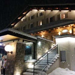 Restaurant POSTAMT - Aufgang zur Sonnenterasse und Restaurant im neuen Wintergarten