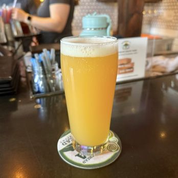 The Reservoir - "Mas Verde" (City & Chinook IPA) by White River Junction-based River Roost Brewery. - American Near Me - Waterbury, Vermont The Reservoir - "Mas Verde" (City & Chinook IPA) by White River Junction-based River Roost Brewery. - American Near Me - Waterbury, Vermont