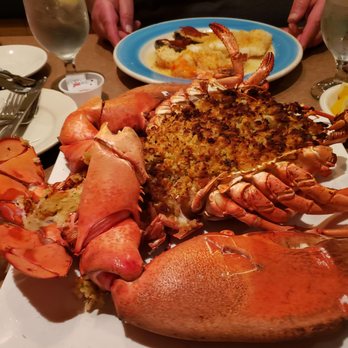 Elmo's Dockside - Biggest lobstah I've ever had.  Delicious birthday present from my husband...mm mm - Seafood Near Me - Vernon, Connecticut