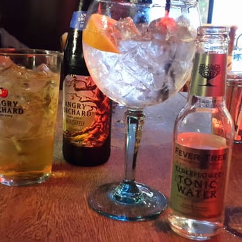 Muriel's - Hoxton Gin & Elderflower tonic & Angry Orchard cider - Lounges Near Me - Belfast, BFS