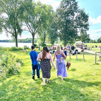 Olbrich Park - Biergarten, bathroom and dogs on leash allowed - Parks Near Me - Madison, Wisconsin