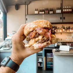 Burger & Beyond - Bacon butter burger