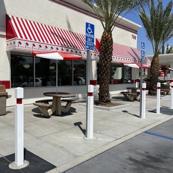 In-N-Out Burger - Outdoor dining - Fast Food Near Me - San Bernardino, California In-N-Out Burger - Outdoor dining - Fast Food Near Me - San Bernardino, California