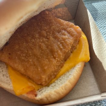 McDonald's - a fried chicken sandwich in a box - Fast Food Near Me - Pittsburg, California